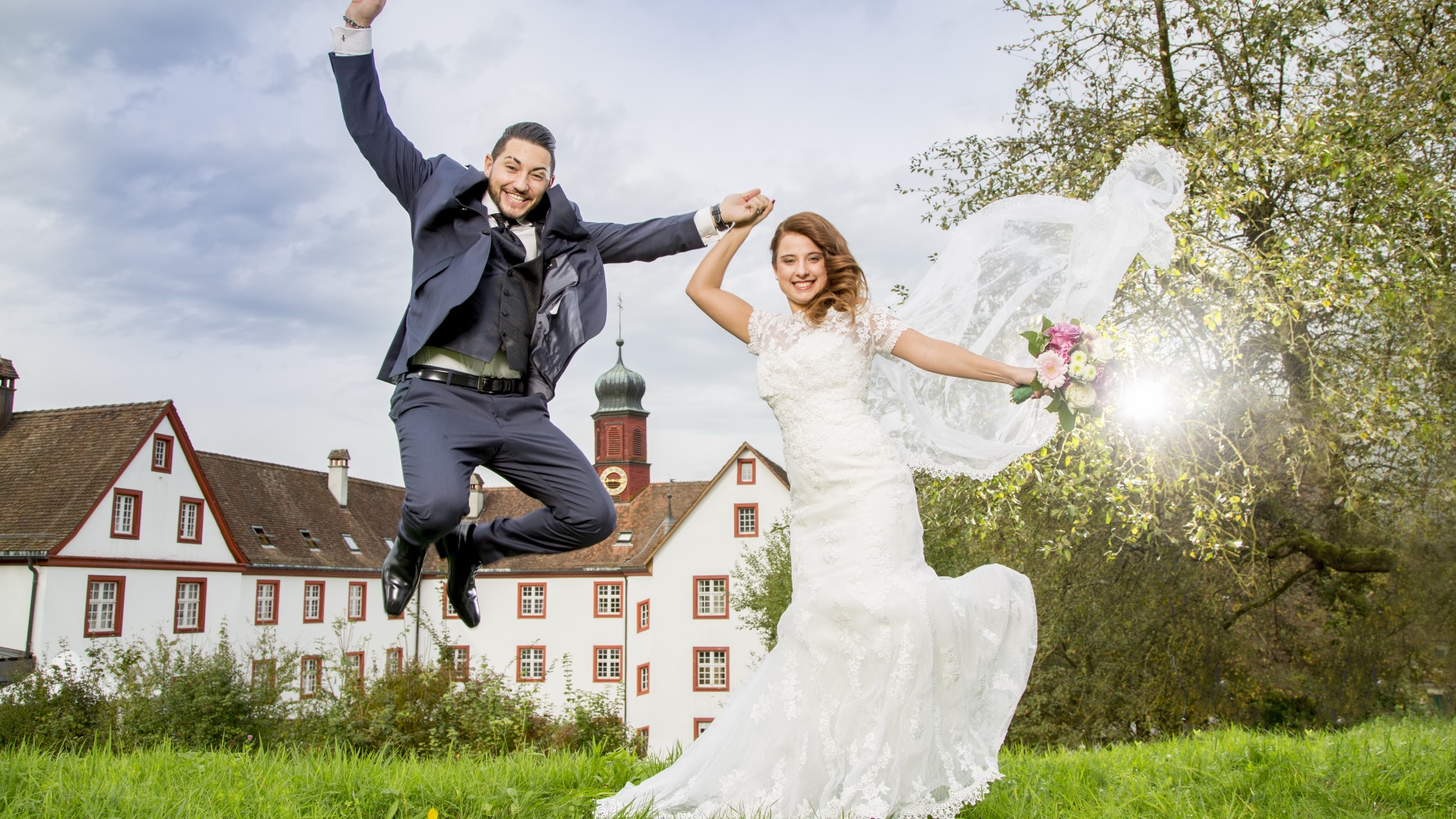 «Kirchlich heiraten — himmlisch schön»