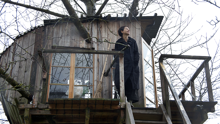 Die Kapitänin im Kirschbaum