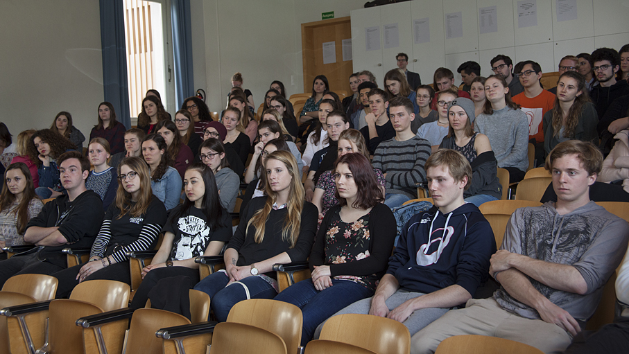 Jugendliche beschäftigen sich mit Extremismus