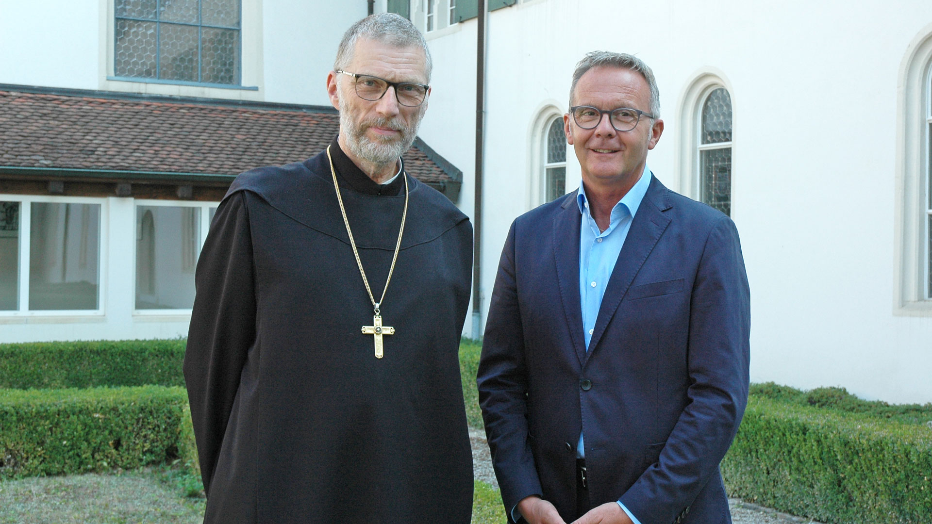 Die Wallfahrt sichern – und die Mönche entlasten