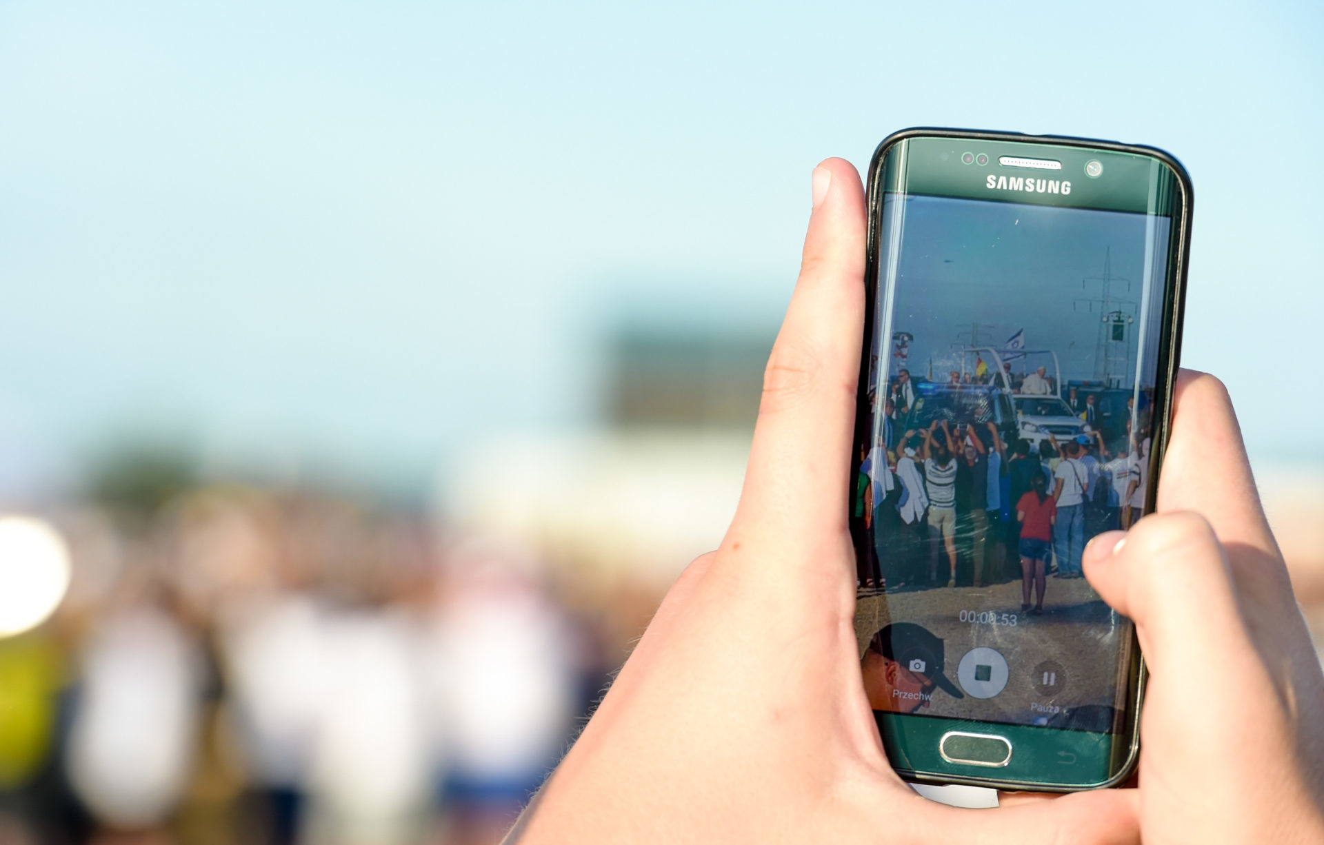 Mit dem WhatsApp-Broadcast durch den Advent