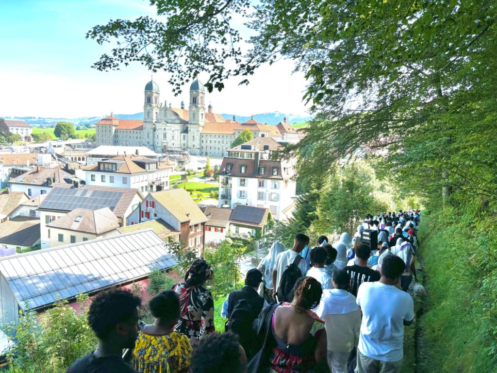 afrikanische Wallfahrt Einsiedeln Kreuzweg Kloster