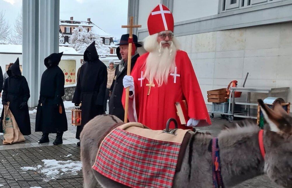 De Samichlaus chunnt
uf Wettige