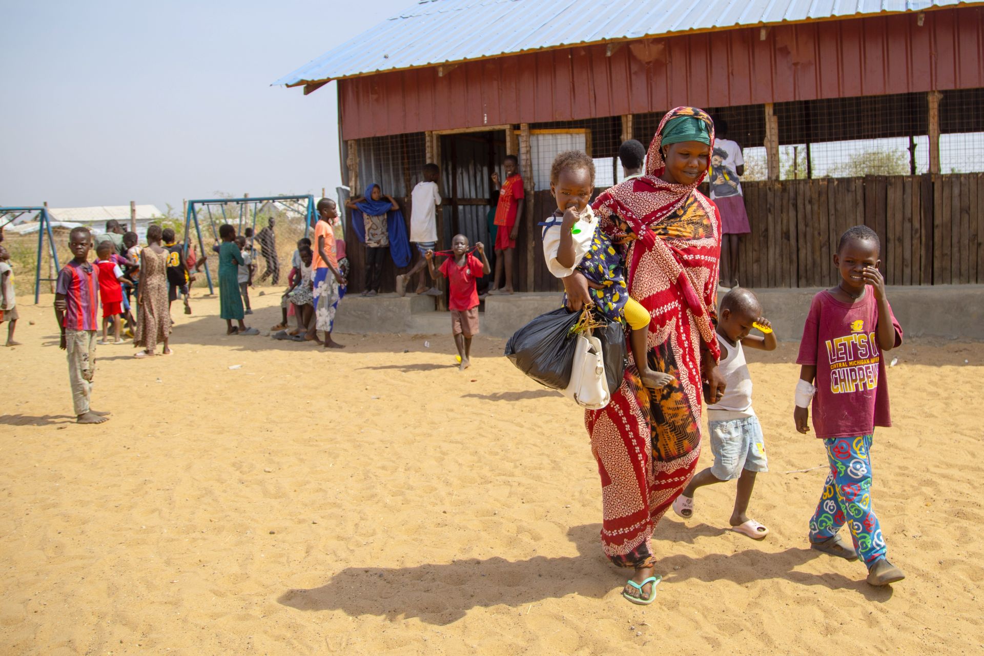 Geflohen vor dem Krieg, gestrandet im Flüchtlingslager