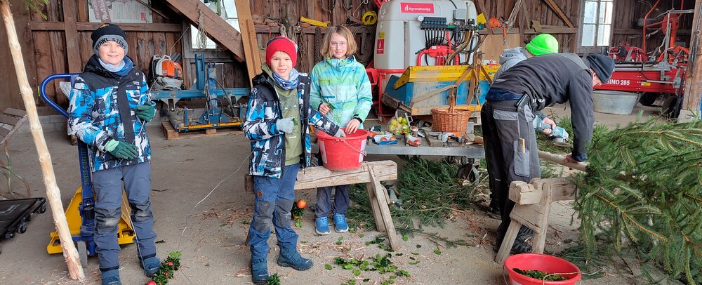 Palmbinden auf dem Hof von Stefan Lauber
