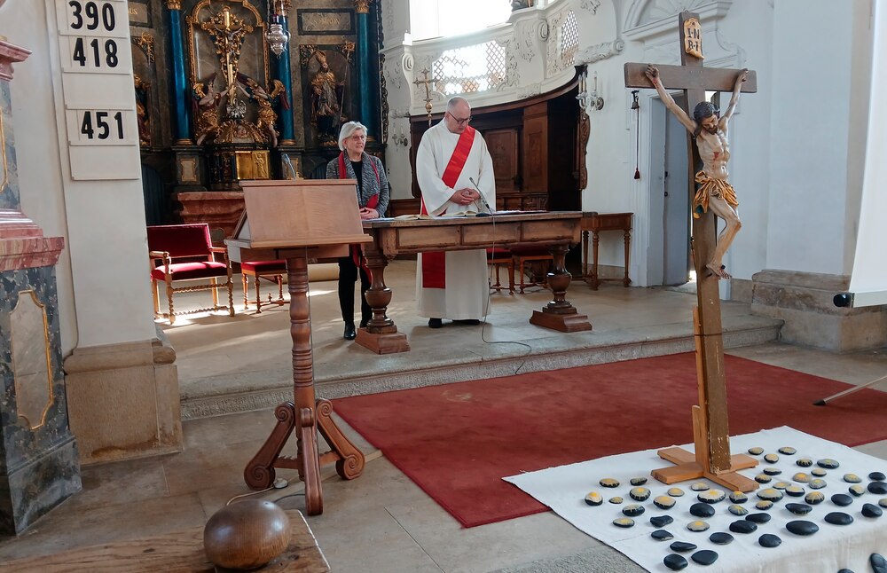 Öekumenische
Karfreitagsfeier
für Familien in Herznach