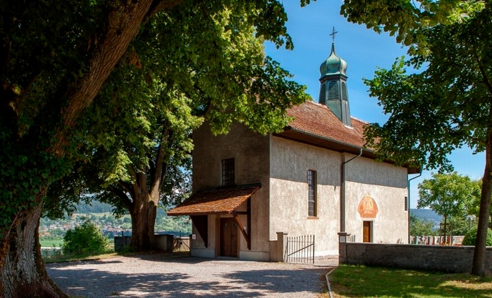 Aus dem Magnifikat
Marias: Gott vereinzelt die, die im Herzen voll Hochmut sind.