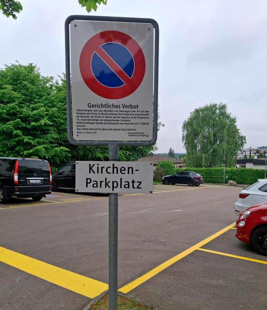 Parkverbot Kirchenparkplatz St. Martin Oberrohrdorf