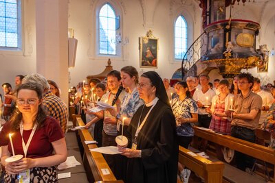 500 Jahre später sitzen alle zusammen - Lichtblick Römisch-katholisches Pfarrblatt der Nordwestschweiz 15