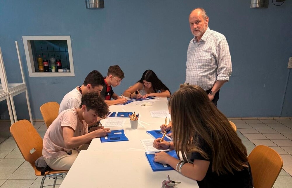 Aktion «Beim Namen nennen» mit Schülern der 8. Religionsklasse
