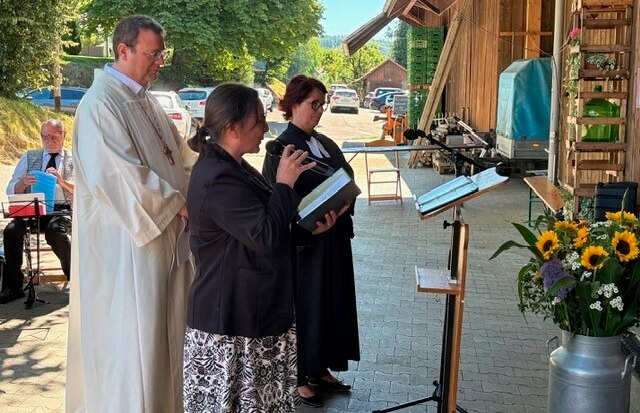 Ökumenischer Hof-
Gottesdienst in Bachs