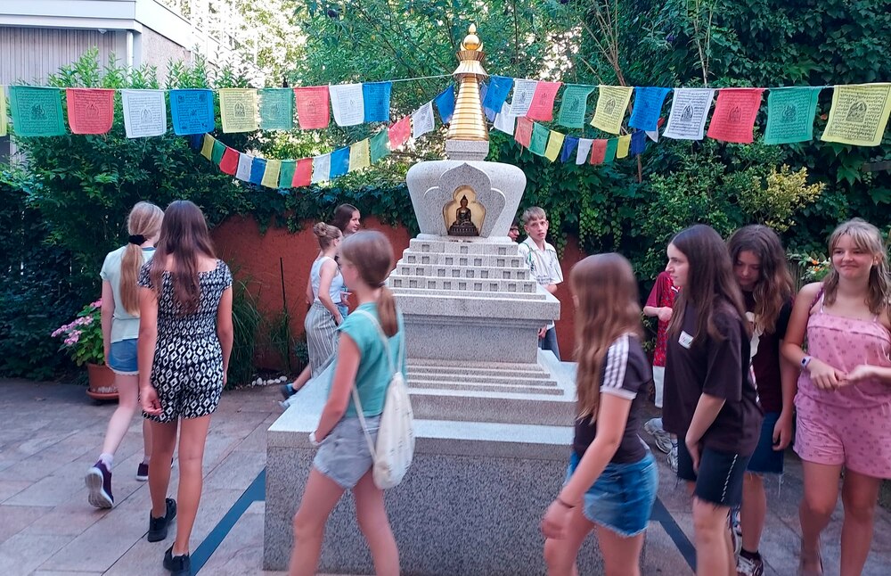 Besuch einer buddhistischen Gemeinde