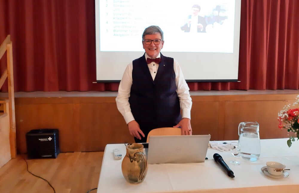 Ein spannender Nachmittag mit Zita Langenstein, Butler bei der Queen