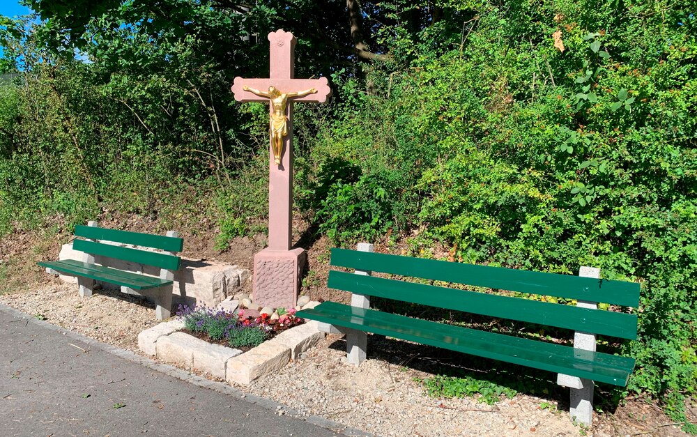Das Wegkreuz in Full