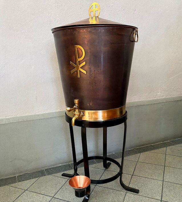 Restaurierung der Weihwasserfässer