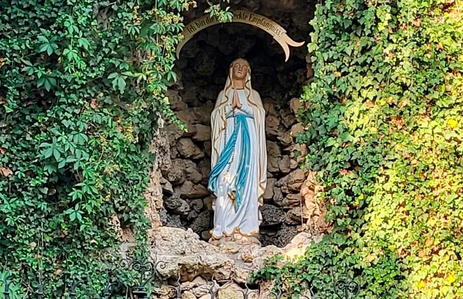 Lourdes — Ein Ort der Hoffnung