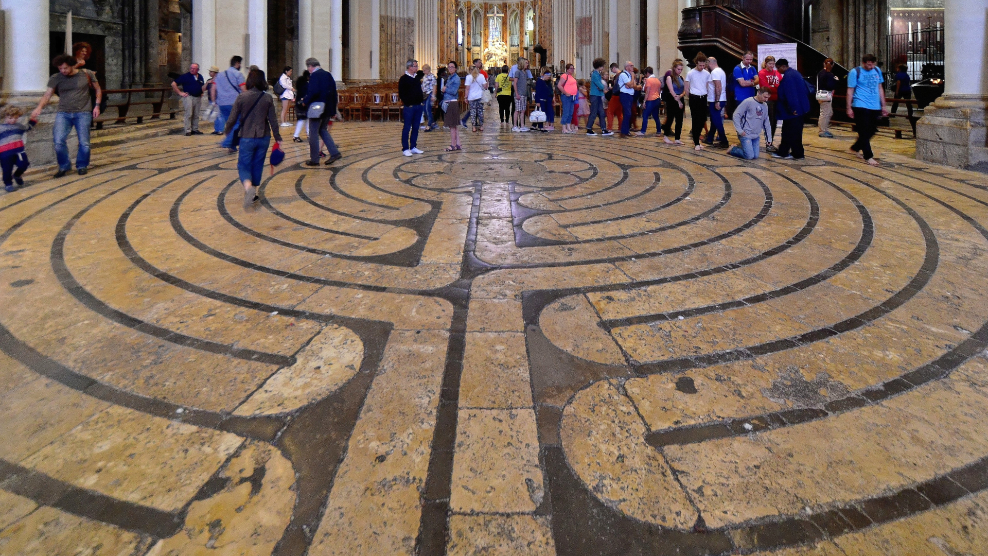 Im Zeichen des Labyrinths - Lichtblick Römisch-katholisches Pfarrblatt der Nordwestschweiz 1