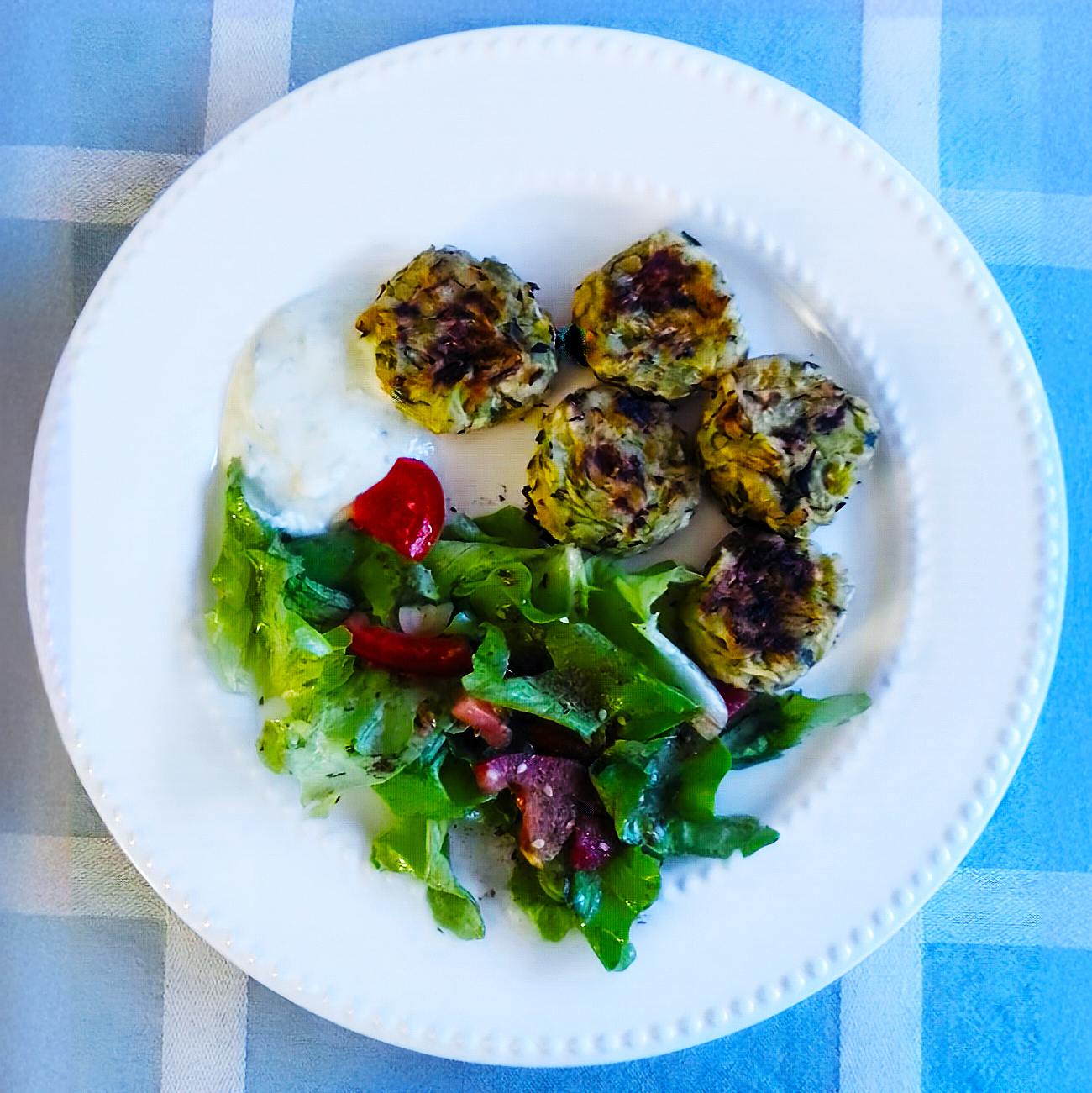 Zucchettifalafel mit Joghurt