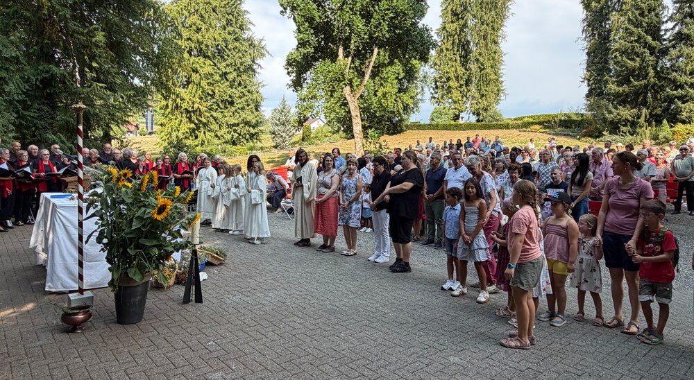 Heilkraft durch Augenhöhe, Musik und duftende Kräuter