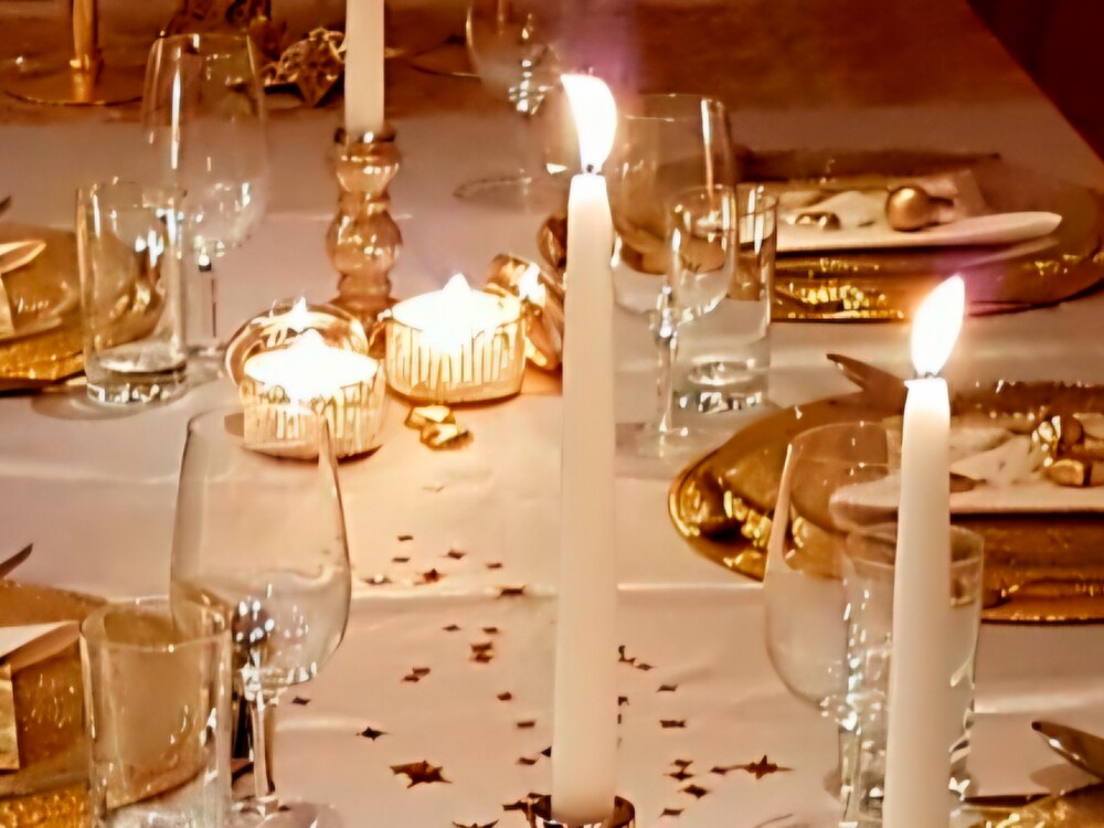 Jugendliche kochen für Senioren und Seniorinnen