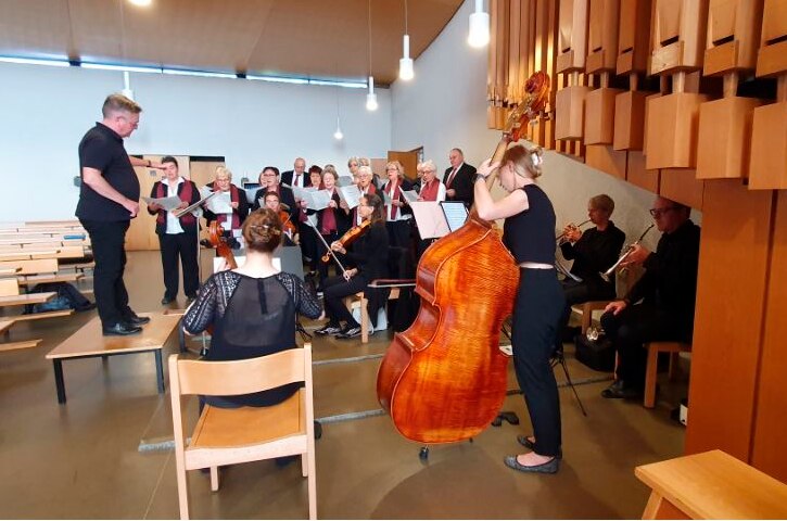 Eindrucksvolle Liturgie und Musik beim Patroziniumsgottesdienst