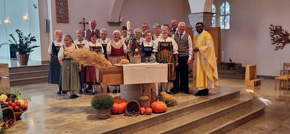 Zeit zum Danken — farbenfroher Erntedankgottesdienst im St. Goar